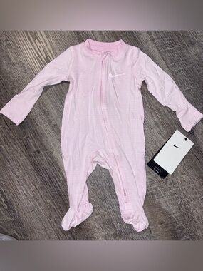 NWT Nike Baby Footie Pajamas, pink stripes- size newborn